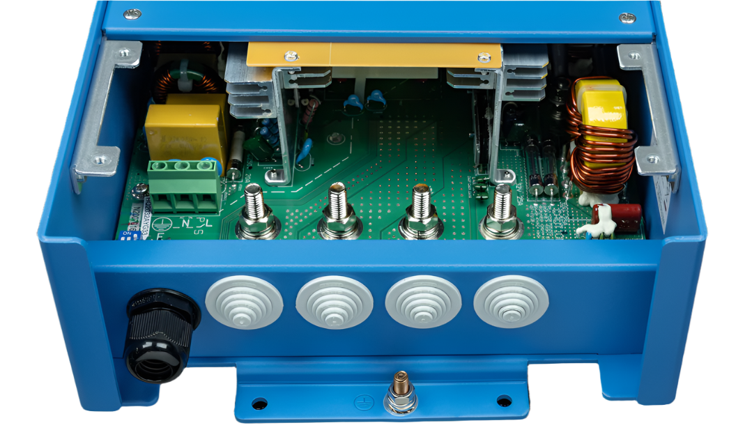 CENTAUR CHARGER 12V/50A (3) 240V