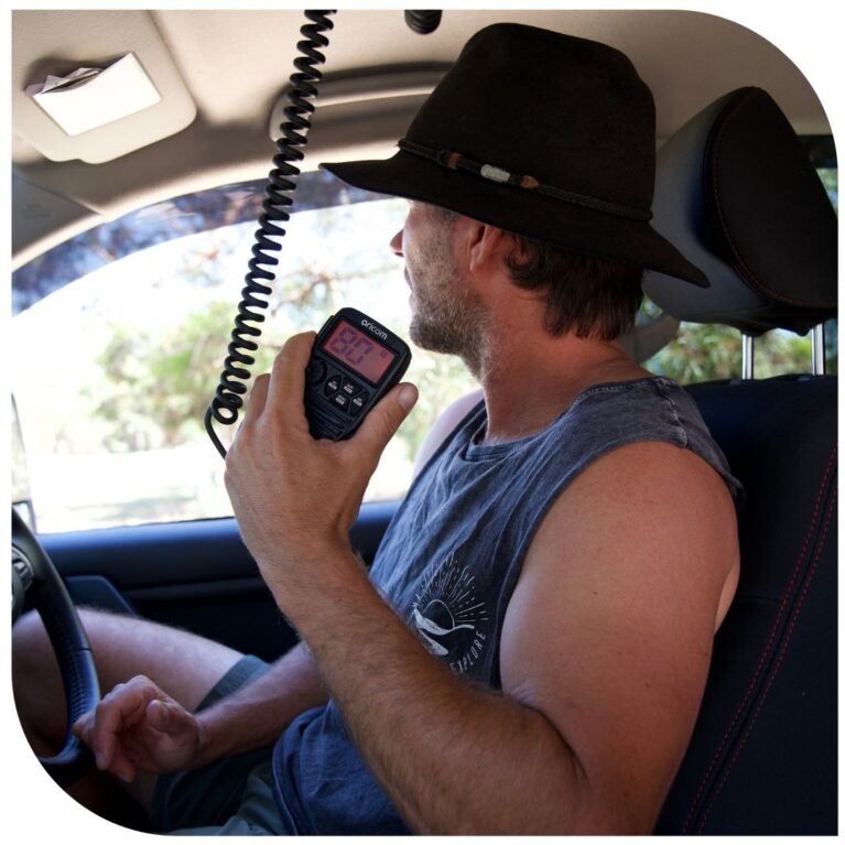 DTX4200XDV - 12V/24V IP54 DUAL RECEIVE UHF CB RADIO